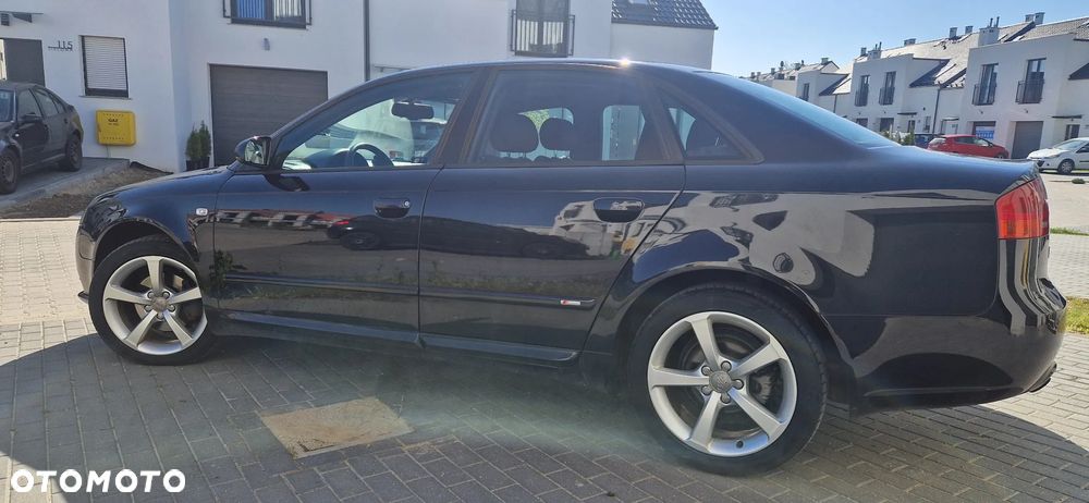 Audi A4 Limousine - 5