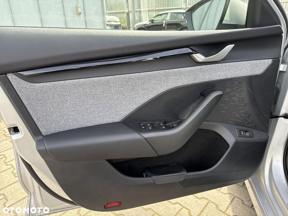 Skoda Octavia 1.5 TSI mHEV Selection DSG - 10