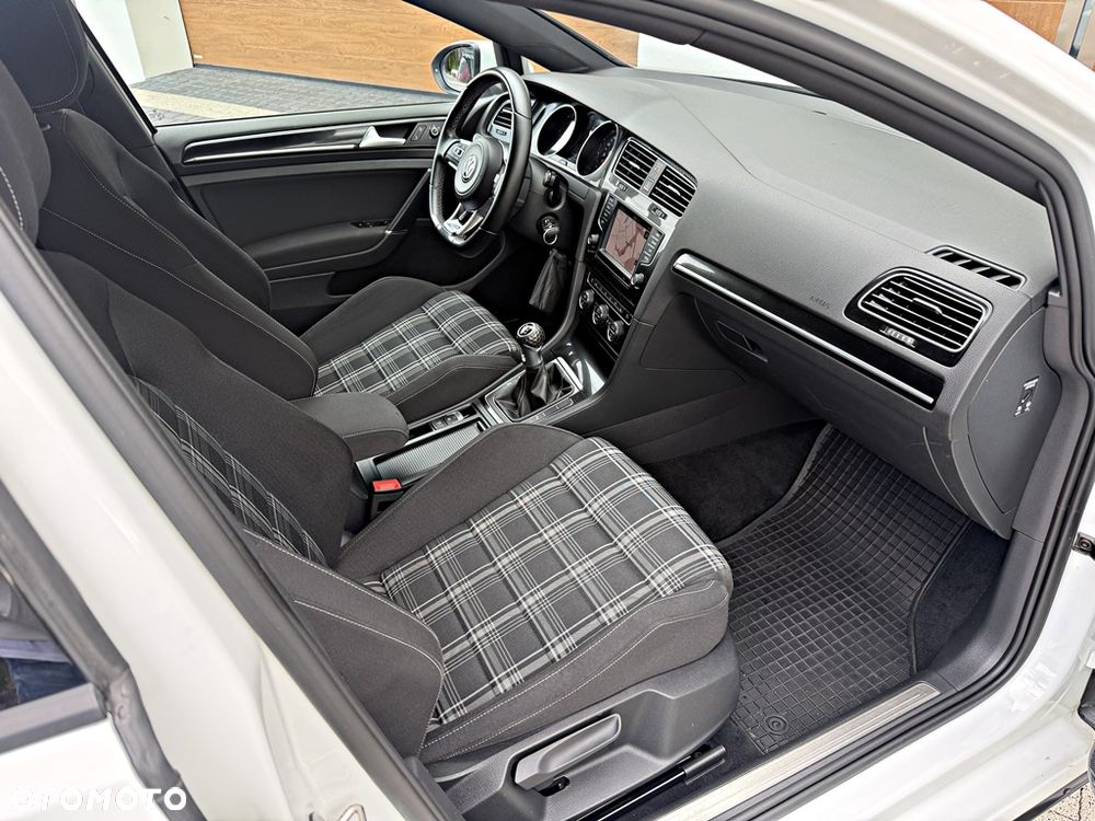 Volkswagen Golf GTD (BlueMotion Technology) - 25