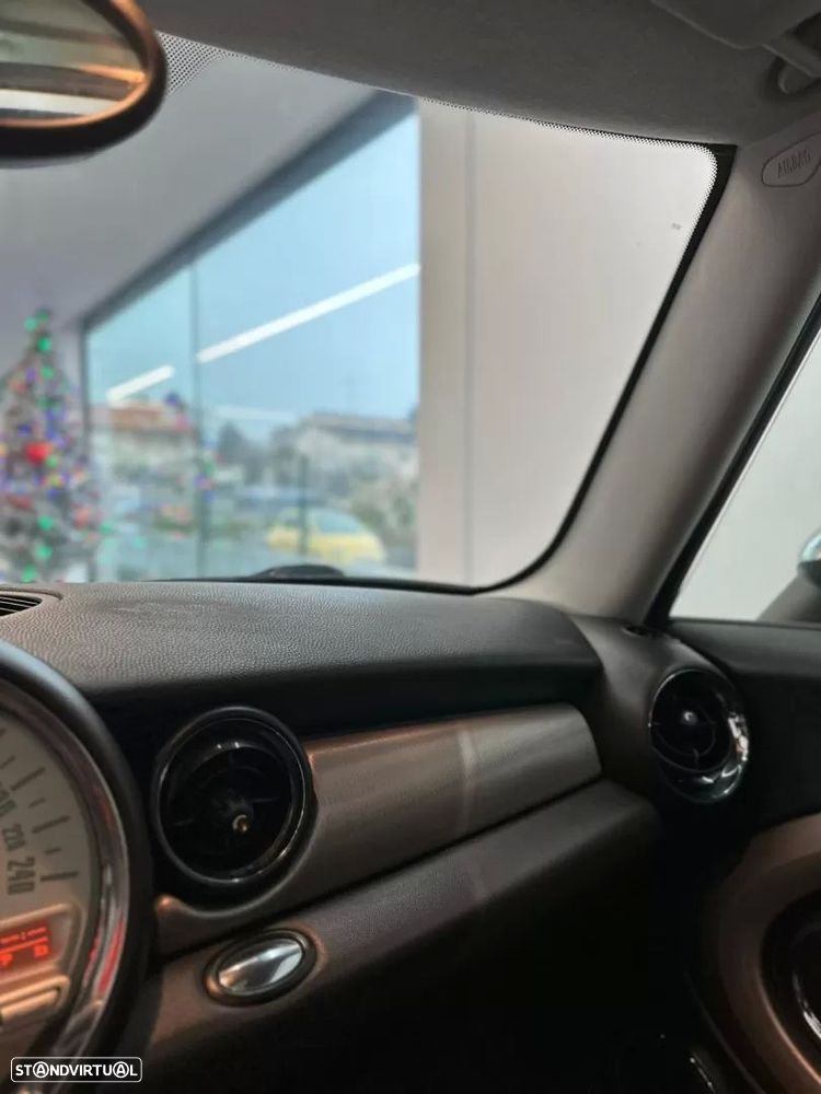 MINI 3 Portas Cooper D - 13