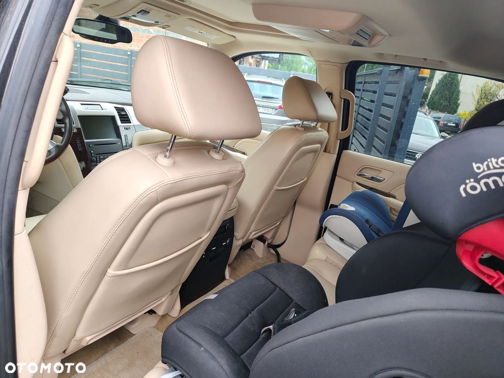 Cadillac Escalade - 7