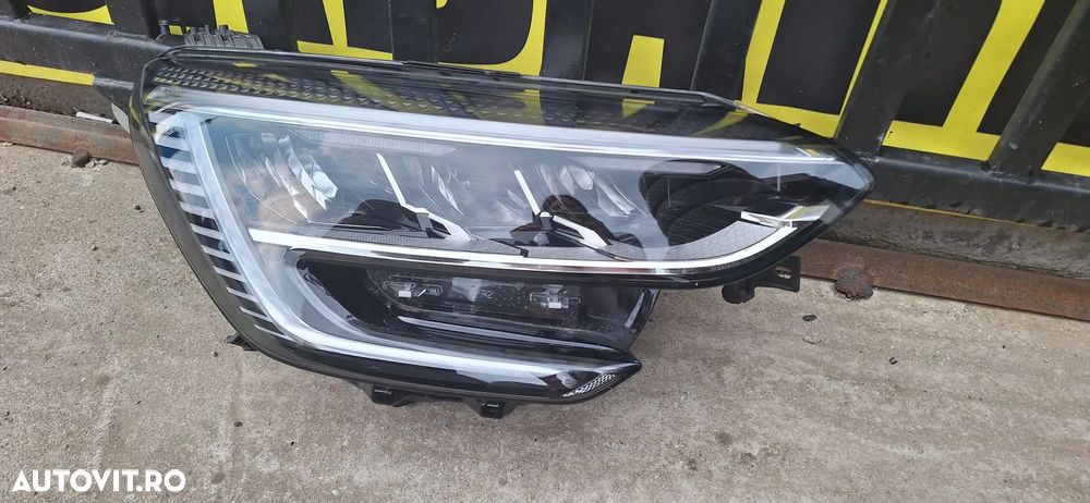 FAR DREAPTA RENAULT MEGANE 5 - 2