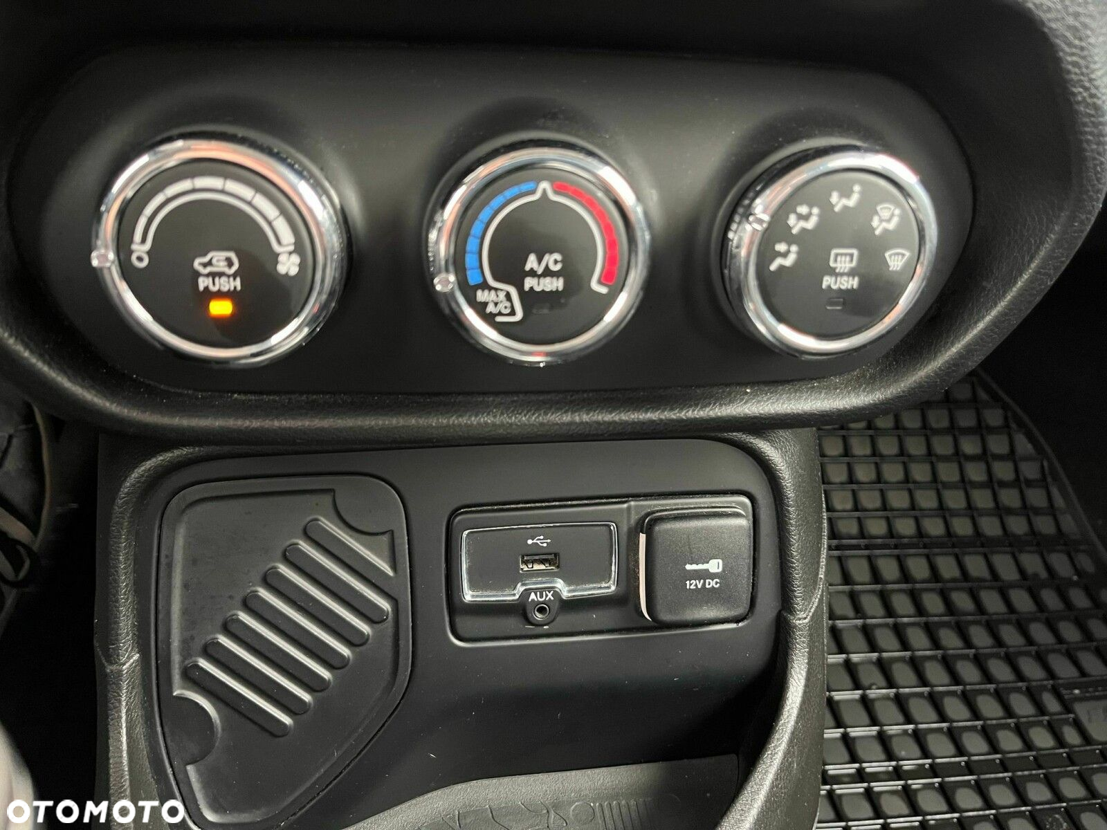 Jeep Renegade 1.4 MultiAir Limited FWD S&S - 14