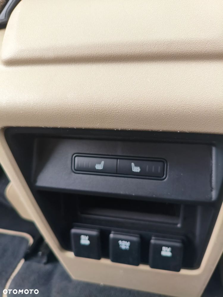 Land Rover Discovery Sport - 34