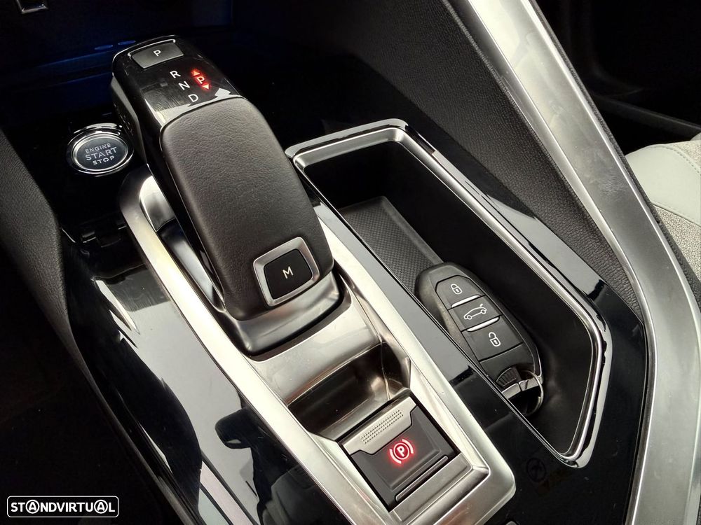 Peugeot 5008 1.2 PureTech Allure EAT8 - 12