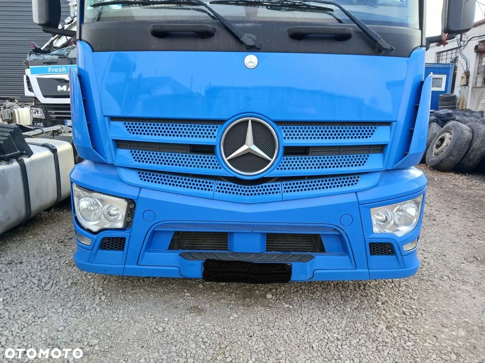 ZDERZAK PRZEDNI MERCEDES ACTROS MP4 - 1