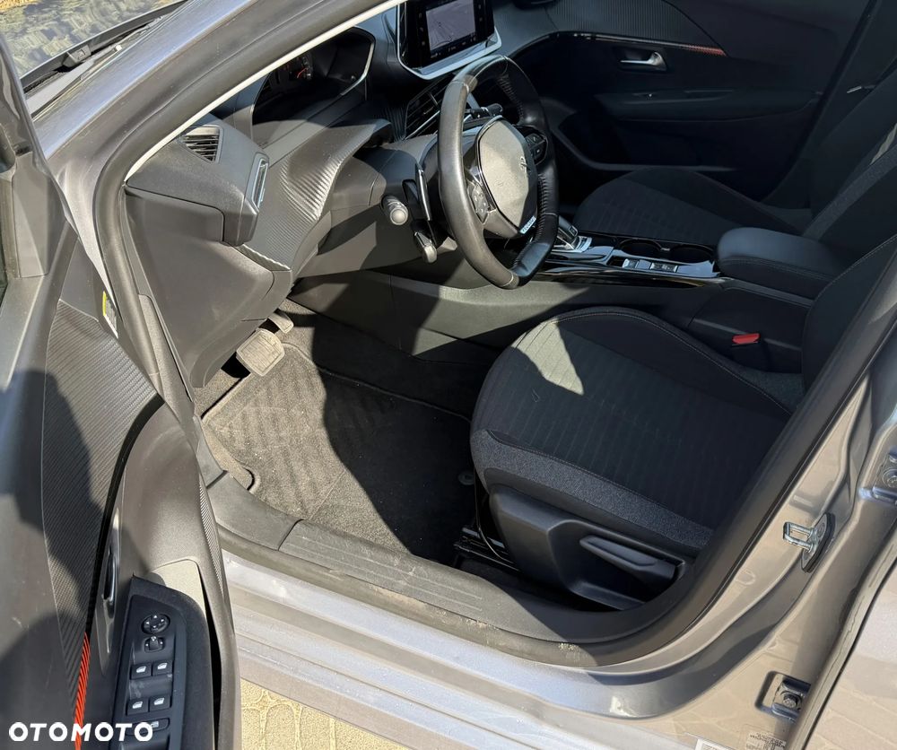 Peugeot 208 1.2 PureTech Active S&S EAT8 - 9