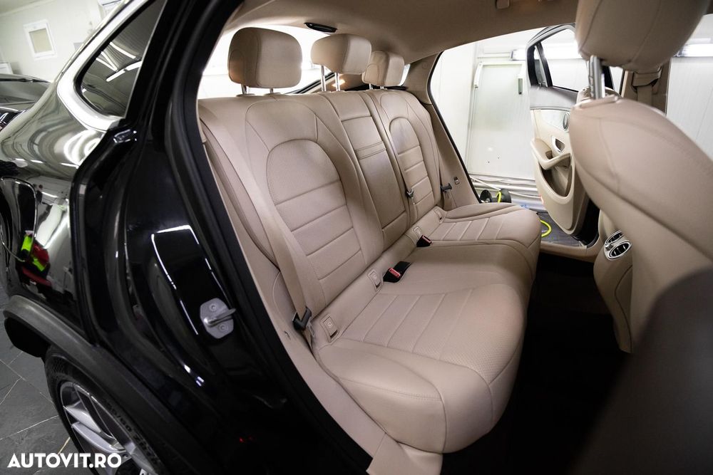 Mercedes-Benz GLC Coupe 220 d 4MATIC - 11