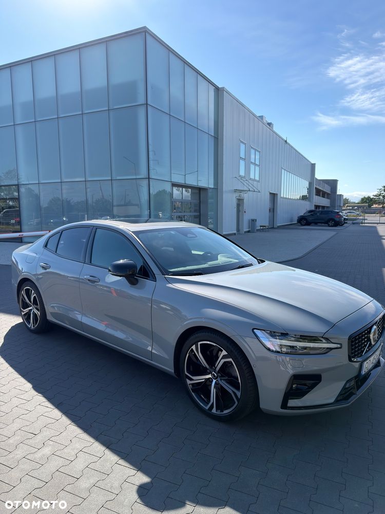 Volvo S60 B5 B AWD Plus Dark - 3