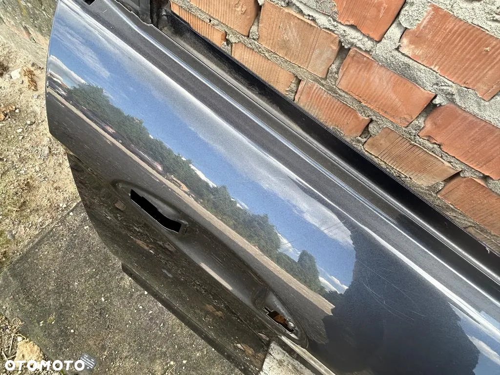 drzwi prawe przód przednie Ford Fiesta mk7 - 7