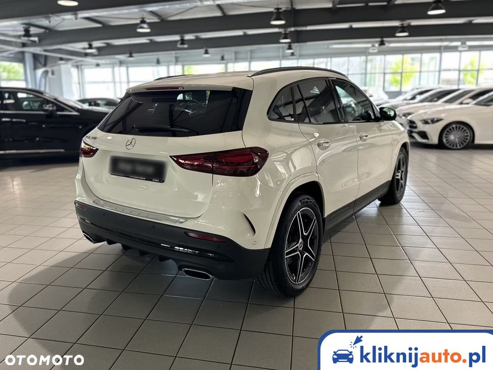 Mercedes-Benz GLA 200 AMG Line - 2