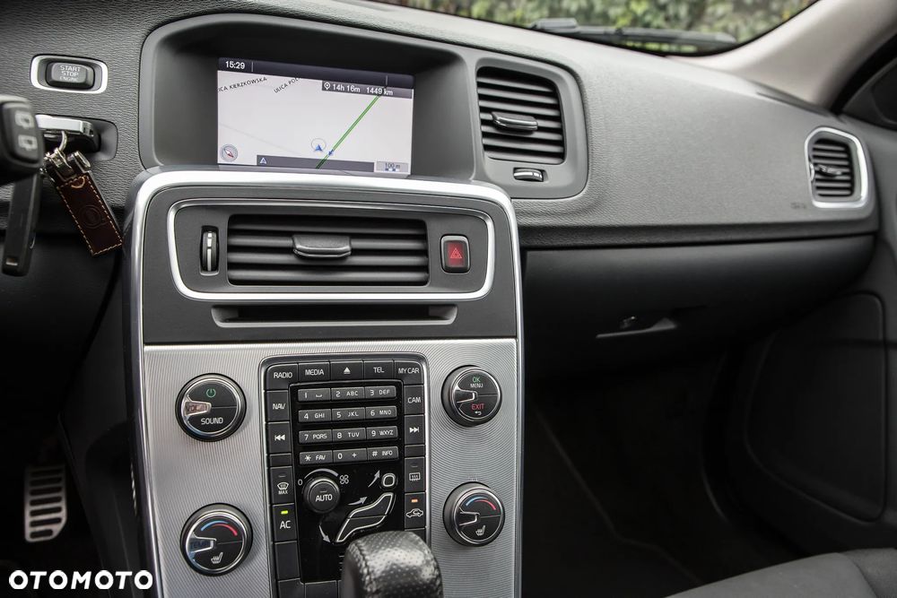 Volvo V60 T6 AWD Geartronic RDesign - 21