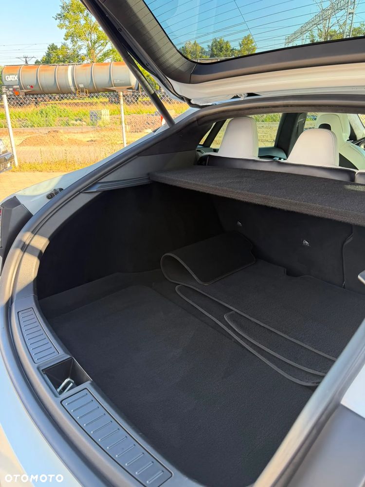 Tesla Model S - 16