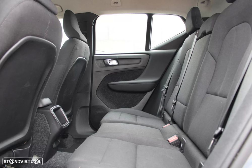 Volvo XC 40 2.0 D3 Momentum Geartronic - 16