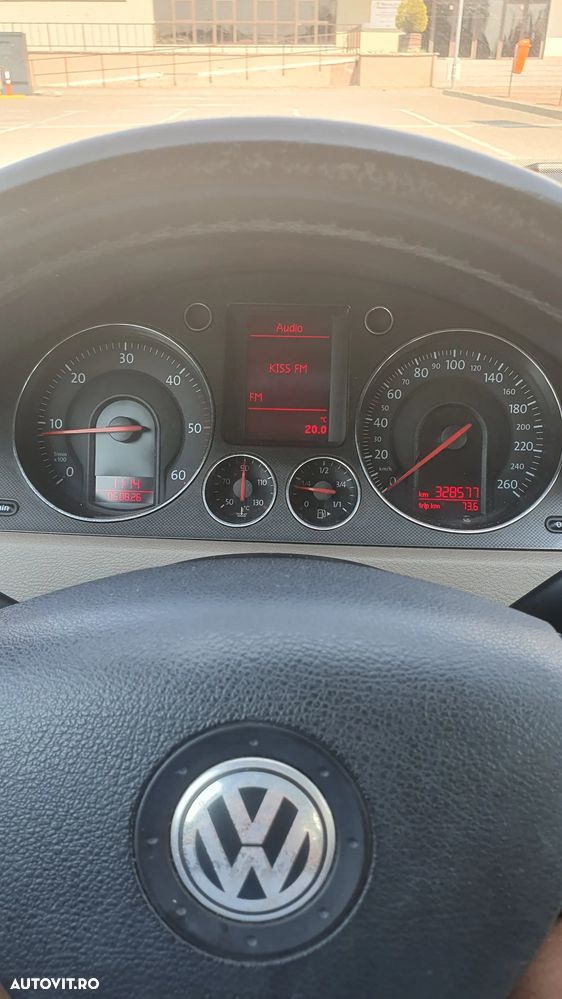 Volkswagen Passat 1.9 TDI DPF Comfortline - 8