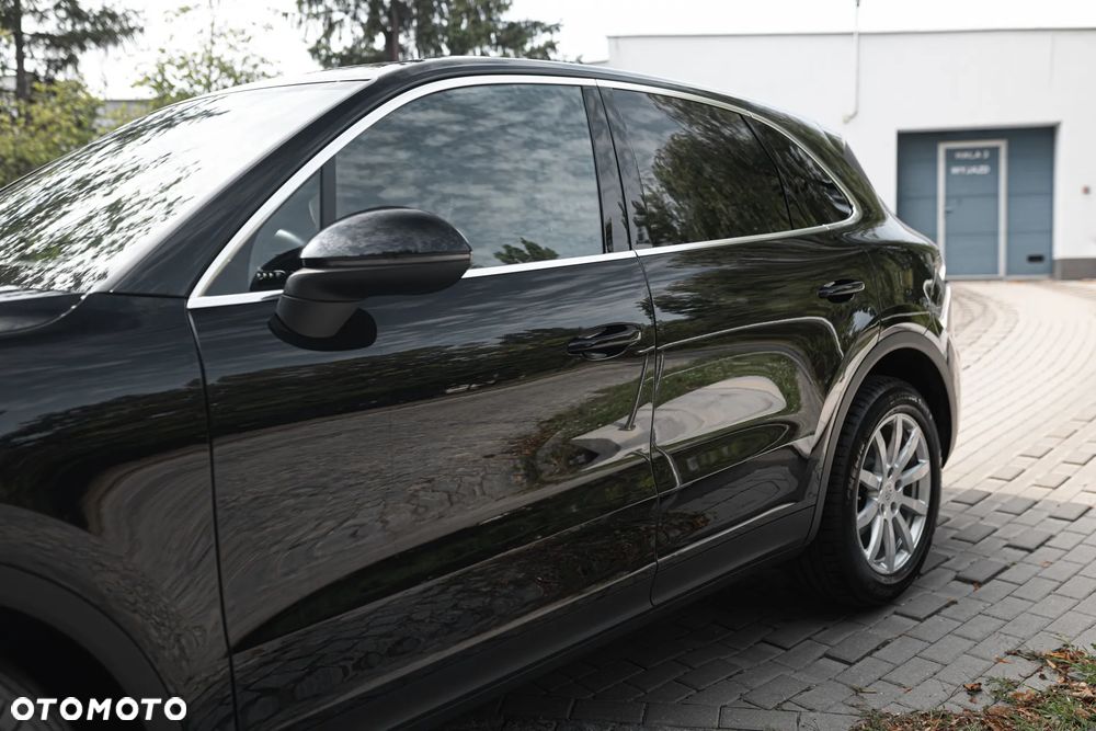 Porsche Cayenne Standard - 5