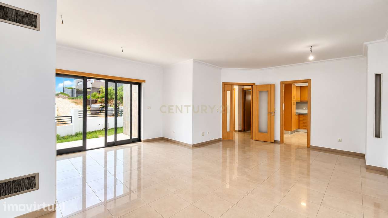 Moradia Isolada T5 de Arquitetura Moderna com Garagem – Quinta da Alem - Grande imagem: 4/19