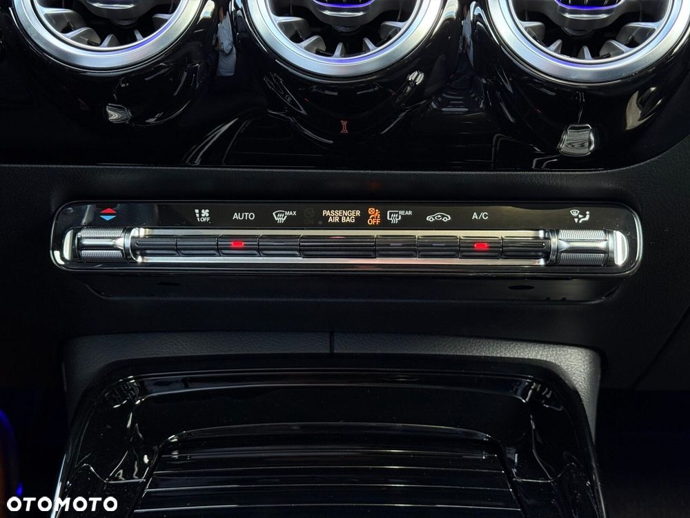Mercedes-Benz CLA AMG 35 4-Matic 7G-DCT - 22