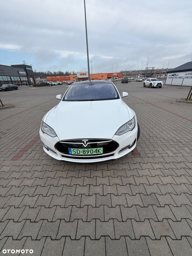 Tesla Model S - 2