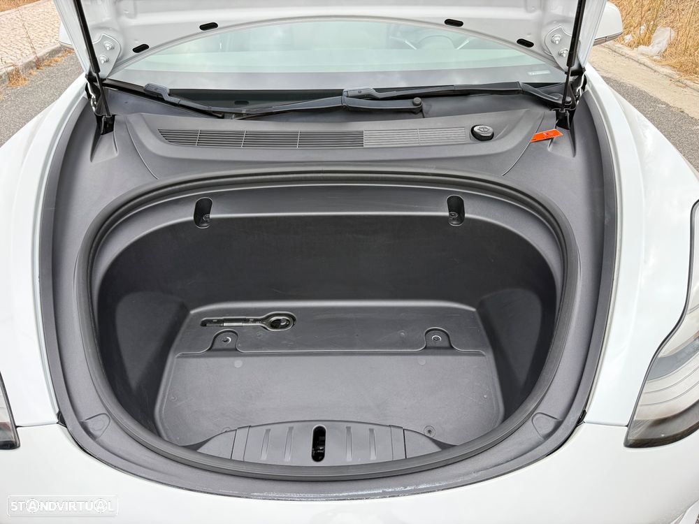 Tesla Model 3 AWD Dual Motor Performance — fotografia 10