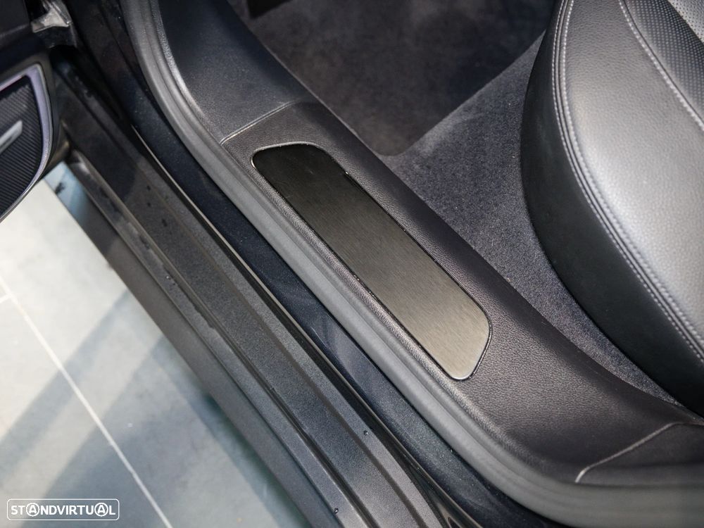 Porsche Panamera Sport Turismo 4 E-Hybrid Platinum Edition PDLS - 30
