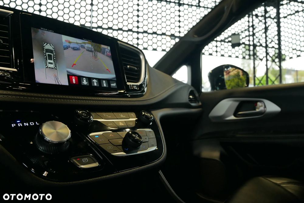 Chrysler Pacifica - 21