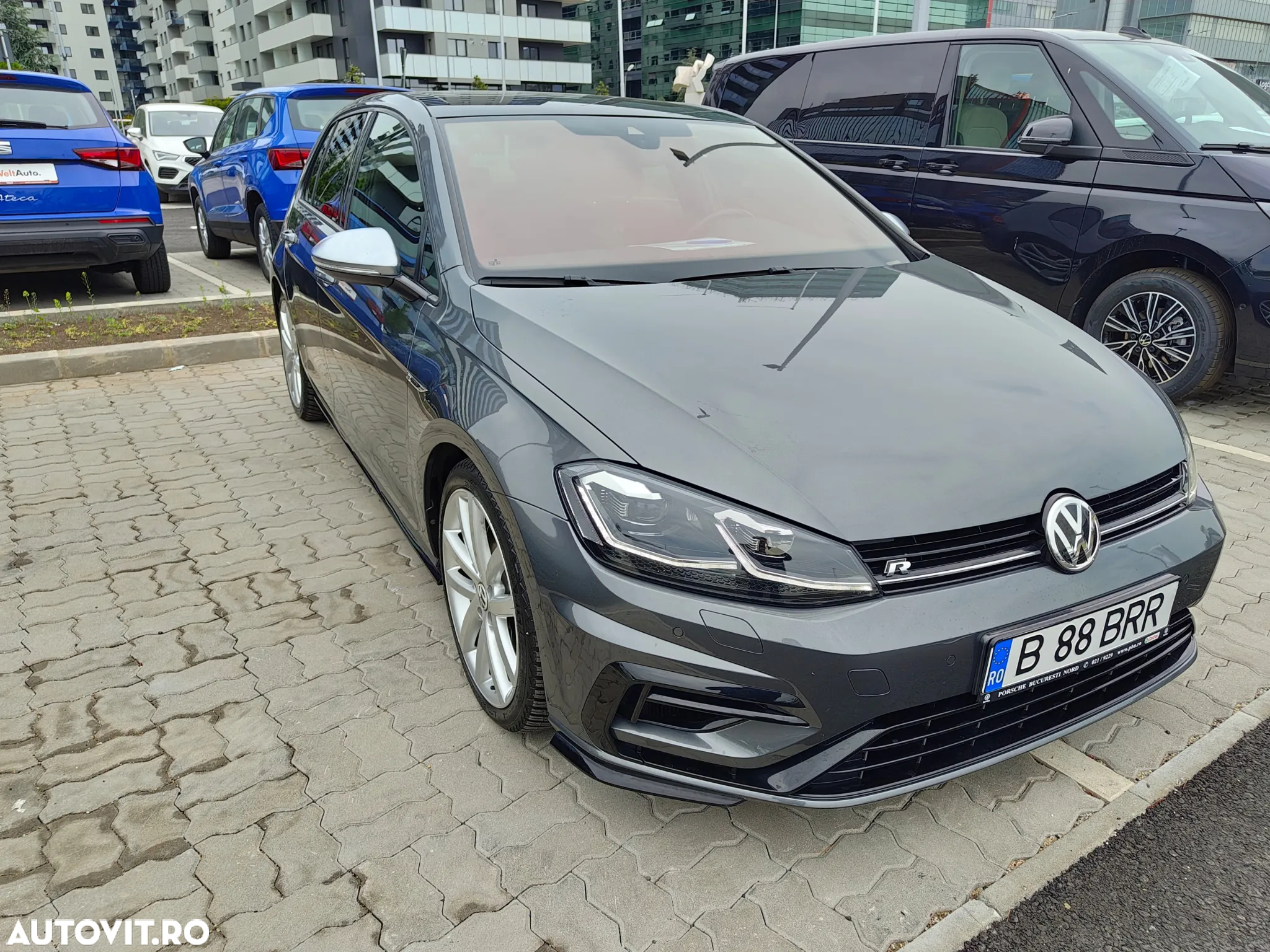 Volkswagen Golf R 4Motion BlueMotion Technology DSG - 4
