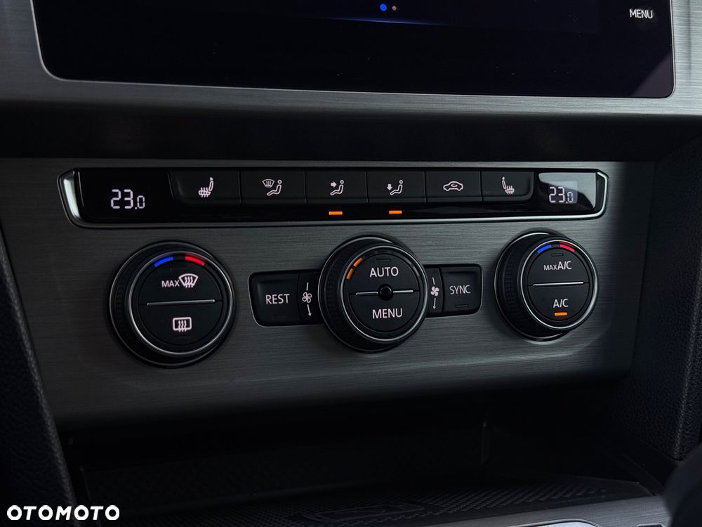 Volkswagen Passat 2.0 TDI SCR DSG Conceptline - 23