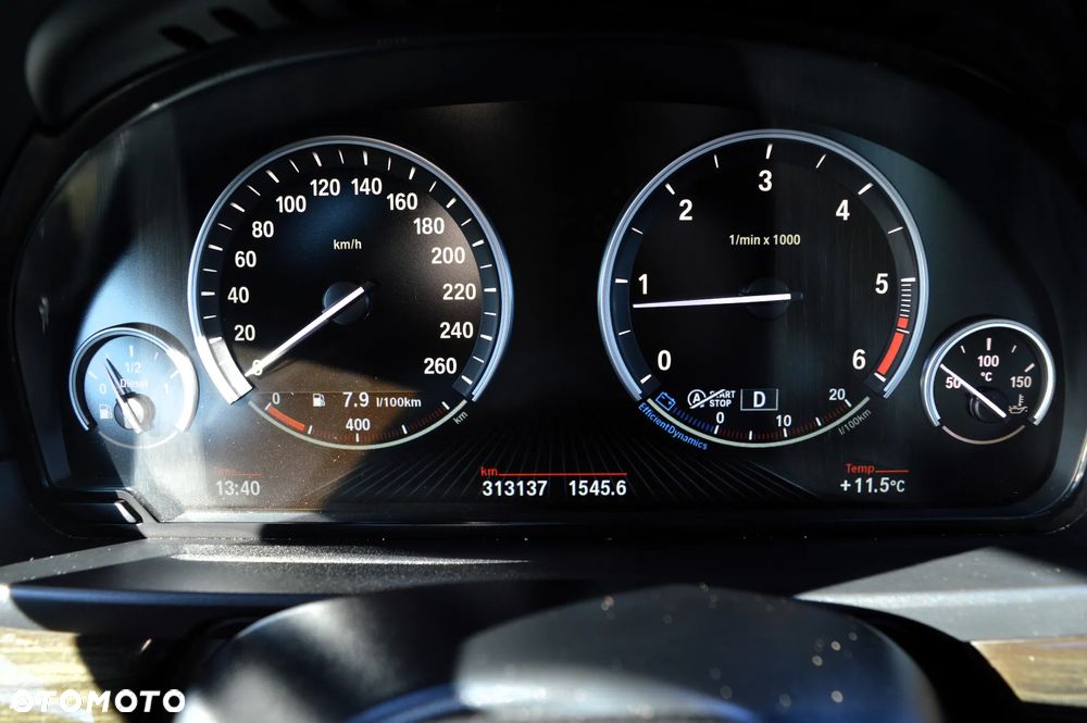 BMW Seria 5 520d xDrive Luxury Line - 40