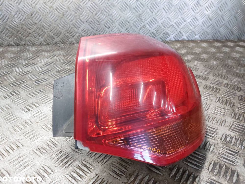 LAMPA PRAWY TYŁ OPEL ASTRA J KOMBI 13282243 - 2