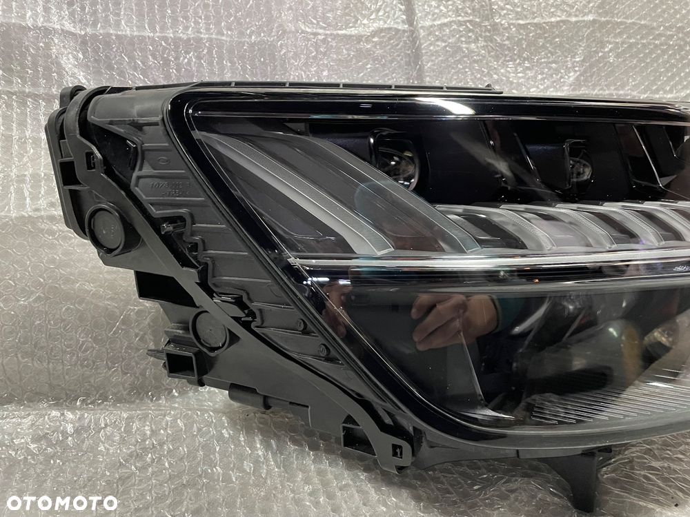 LAMPA PRZÓD PRAWA MATRIX AUDI Q8 4M8 4M8941036 ORYGINAŁ EU - 2