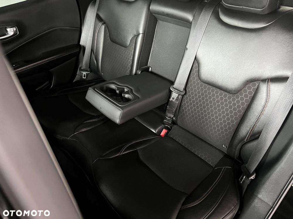 Jeep Compass 1.6 MultiJet Longitude - 23