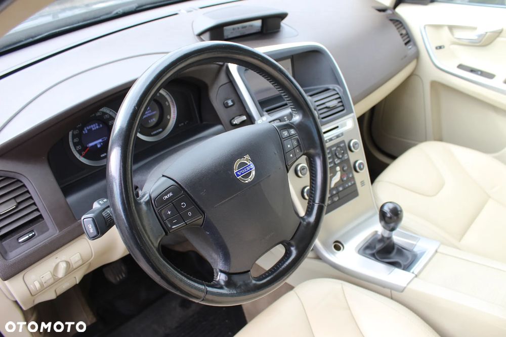 Volvo XC 60 2.4D AWD Summum - 13