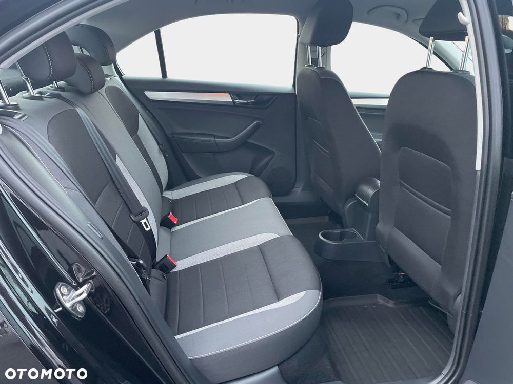 Skoda RAPID 1.0 TSI Ambition DSG - 14