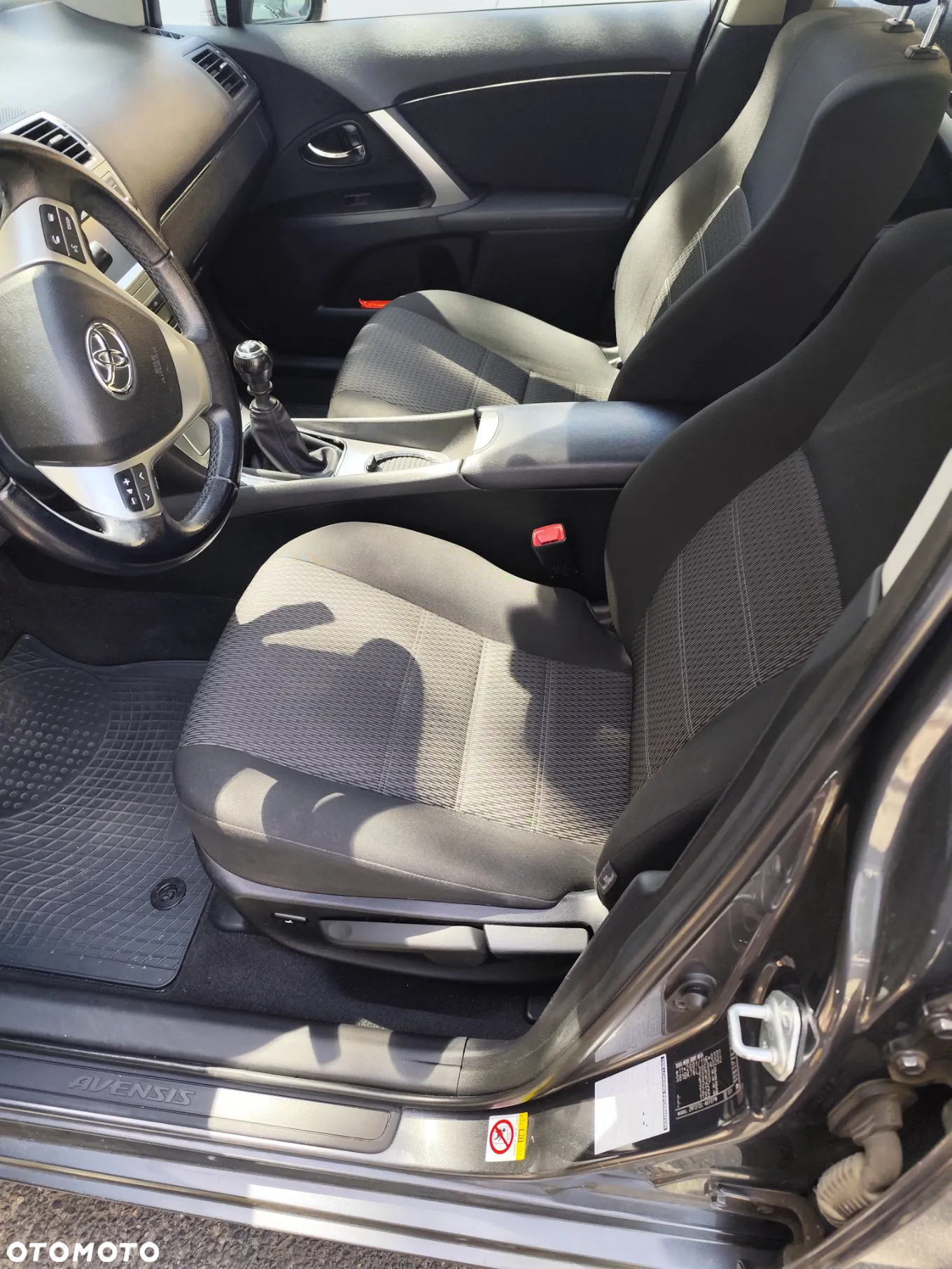 Toyota Avensis 2.0 Premium - 15