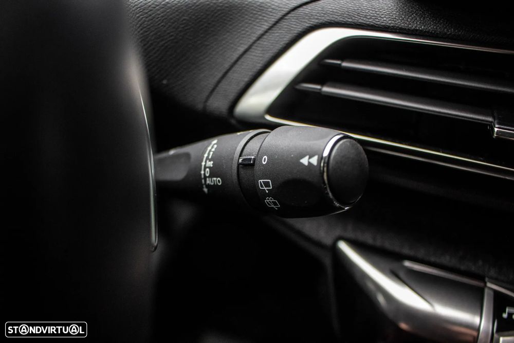 Peugeot 3008 1.5 BlueHDi Allure EAT8 - 17