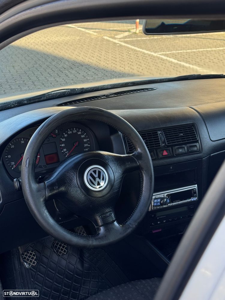 VW Golf - 4