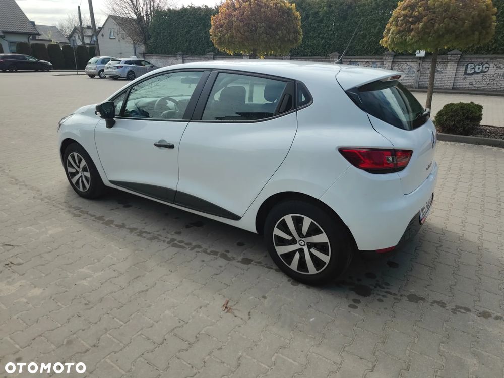 Renault Clio - 8