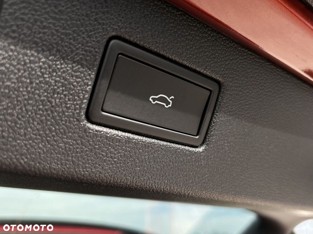 Volkswagen T-Roc - 32