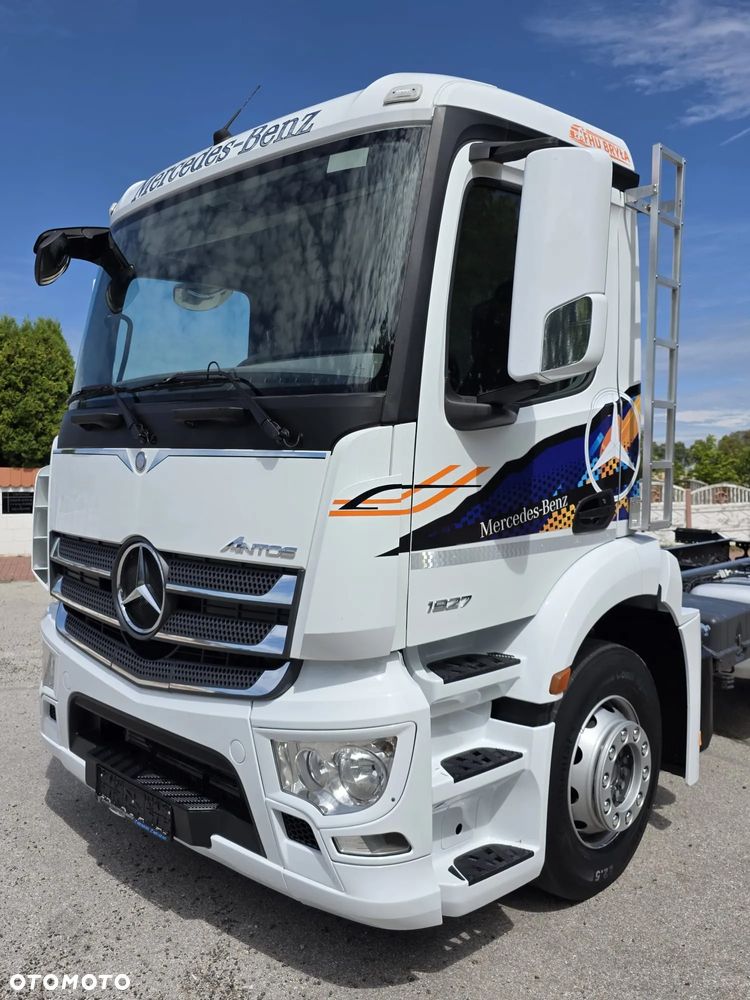 Mercedes-Benz ANTOS 1827 / ATEGO / ACTROS / E6 / ROZSTAW OSI 3.75M / WYWROT / BECZKA / UTRZYMANIE DRÓG / HAKOWIEC / SPROWADZONY / PIERWSZY WŁAŚCICIEL / STAN BDB - 6