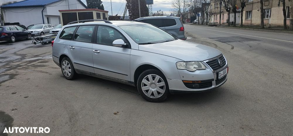 Volkswagen Passat 2.0 TDI DPF DSG Individual Chrom - 3