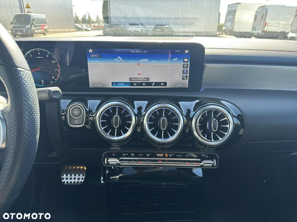 Mercedes-Benz CLA 250 4-Matic AMG Line 7G-DCT - 24