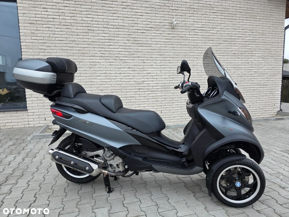 Piaggio MP-3 - 10