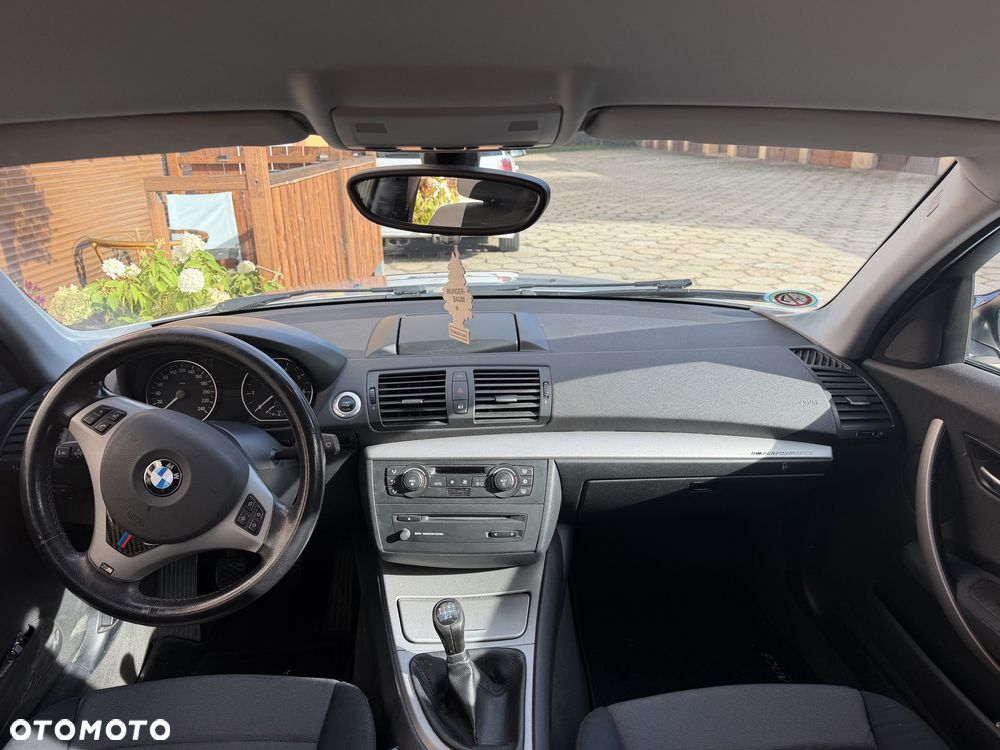 BMW Seria 1 2005 photo 4