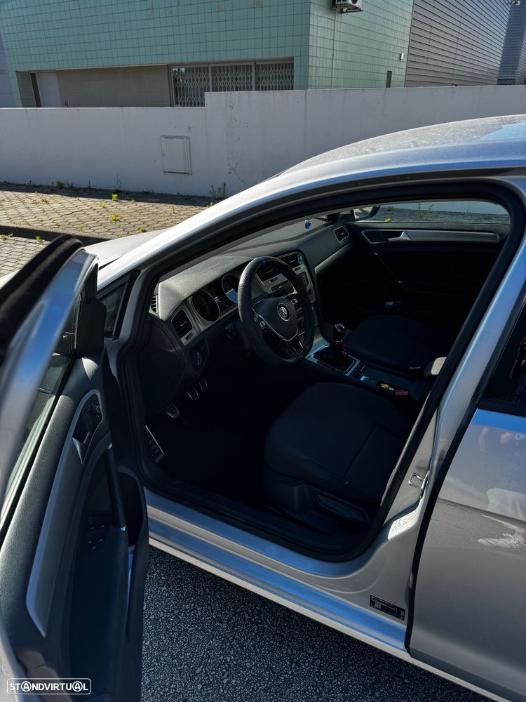 VW Golf 1.6 TDi BlueMotion Confortline - 6