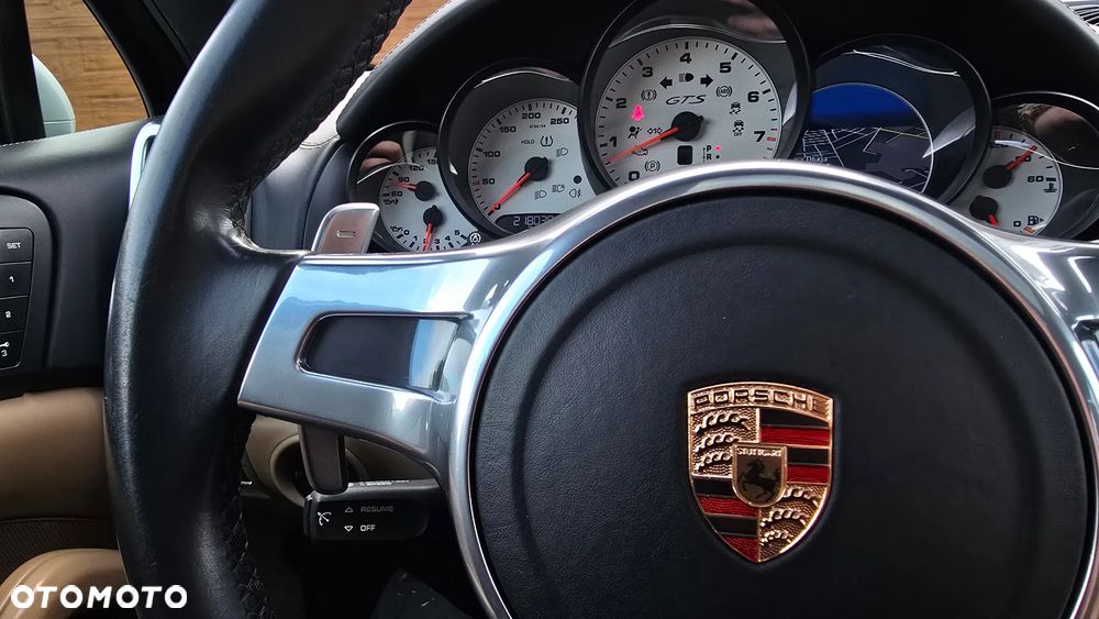 Porsche Cayenne - 26