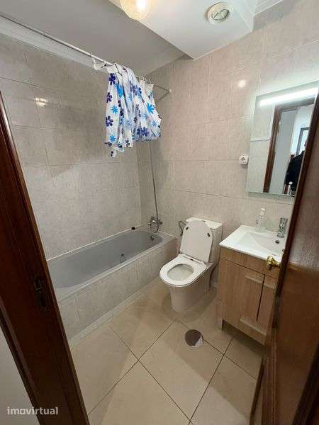 T0 independente com Lugar de Garagem - Grande imagem: 4/5