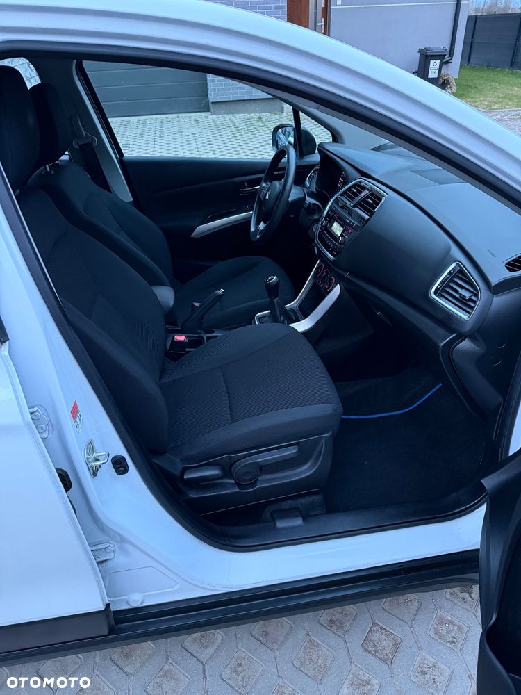 Suzuki SX4 S-Cross 1.0 T Comfort - 24
