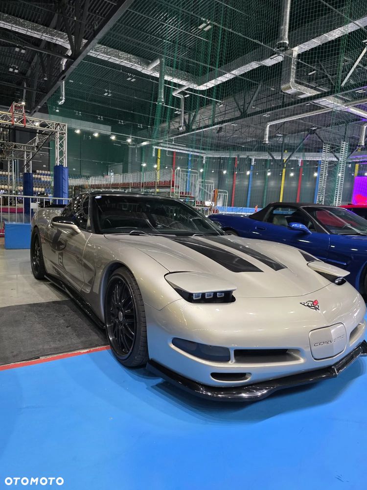 Chevrolet Corvette - 34