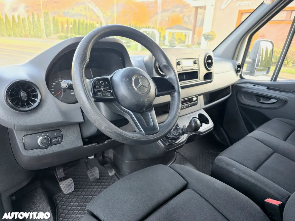 Mercedes-Benz Sprinter - 5